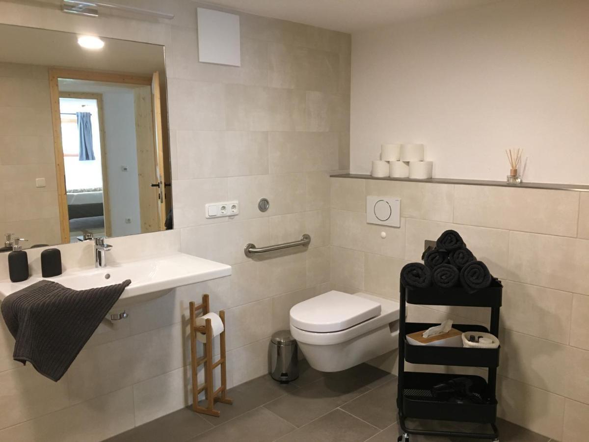 Ferienwohnung Stoablick - barrierefrei mit Bergblick Bad Goisern am Hallstättersee Exterior foto